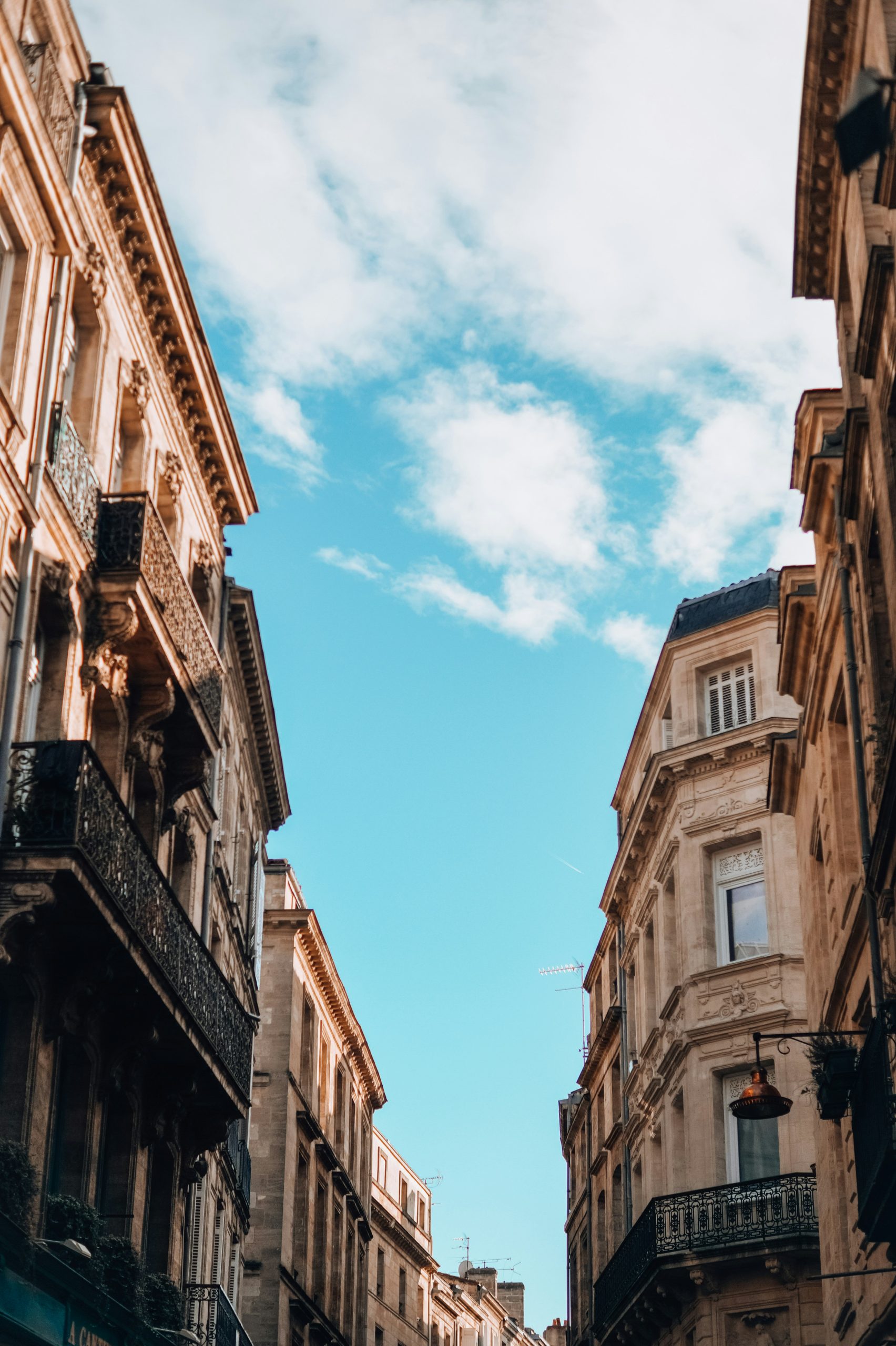 Contactez VPV immobilier Mentions Légales VPV Immobilier Nos services de chasse immobilière à Bordeaux