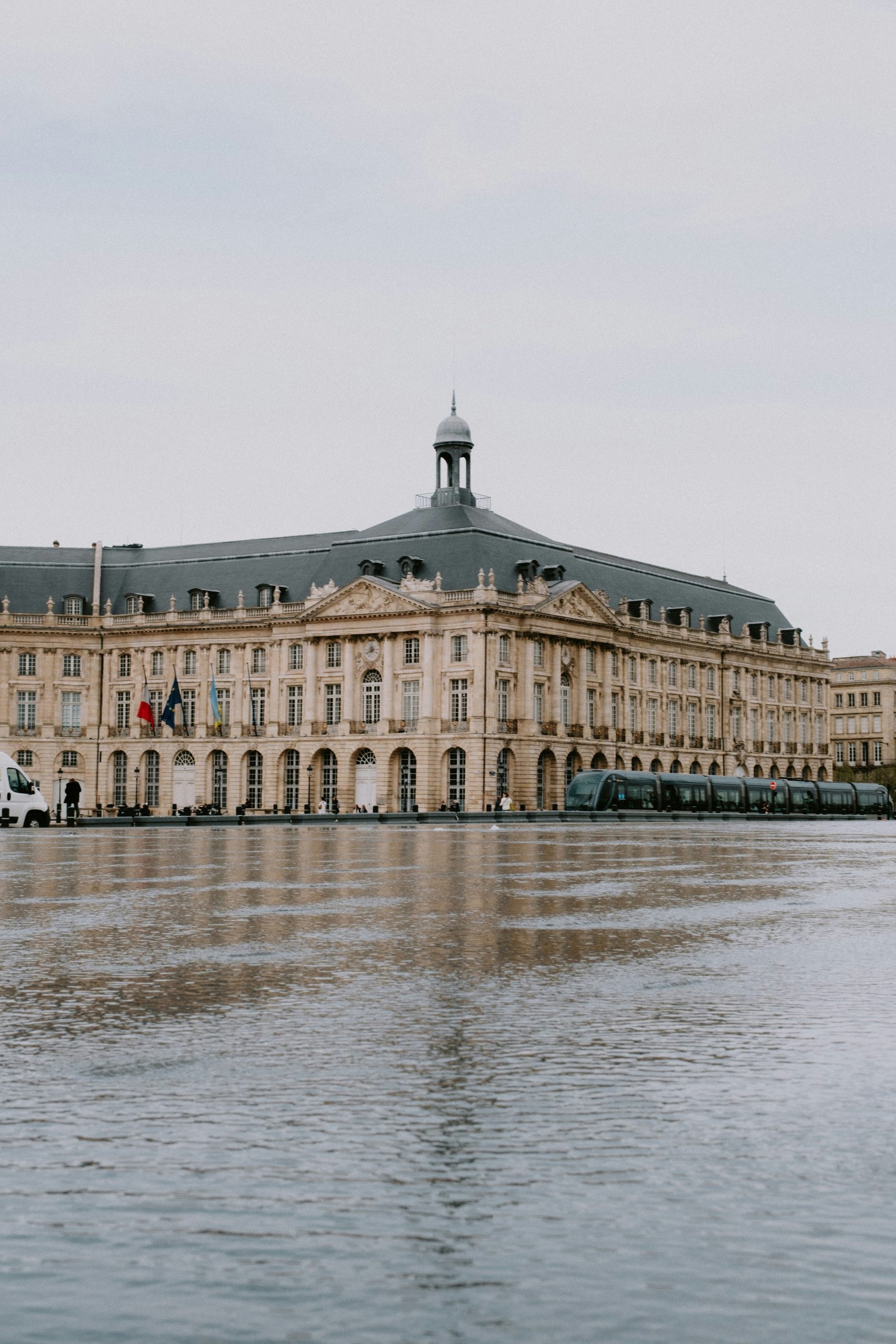 Contactez VPV immobilier Mentions Légales VPV Immobilier Nos services de chasse immobilière à Bordeaux
